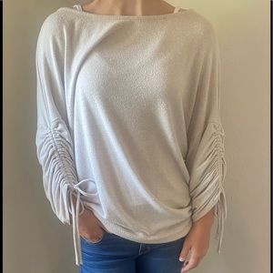 Gibson cozy tie sleeve top tunic. Pretty oatmeal color. Boat neck style Size L